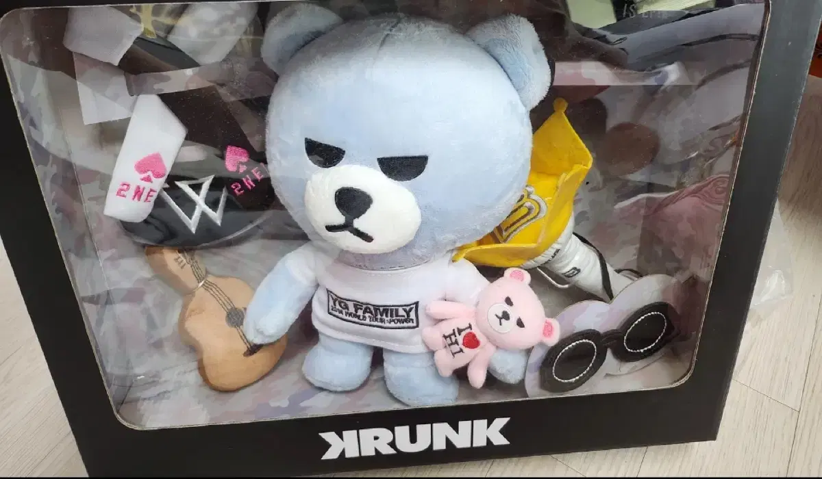 월드투어 2014 YG 패밀리 Krunk 인형 박스