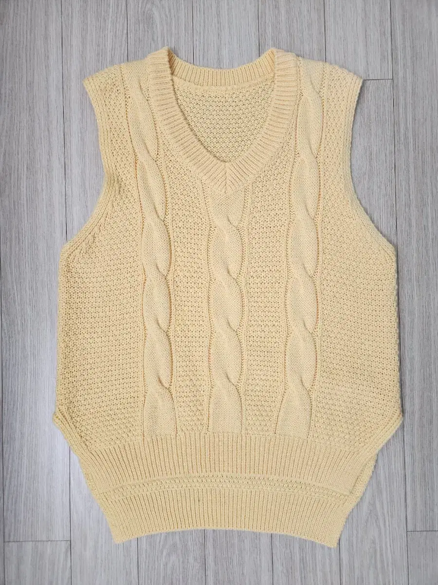 Bonded knit vest size S