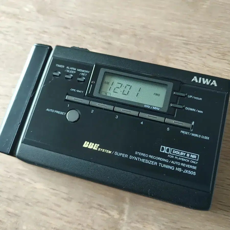 AIWA HS-JX505 워크맨 입니다.