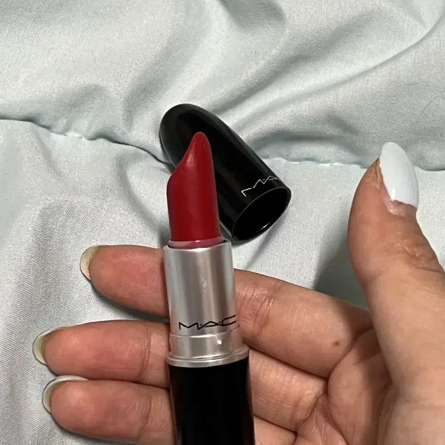 쿨거 1.0 맥 MAC RED AB7 립스틱 겨울쿨톤 왜안사 ㅜ