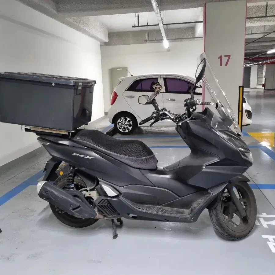 21년식 pcx125 팝니다