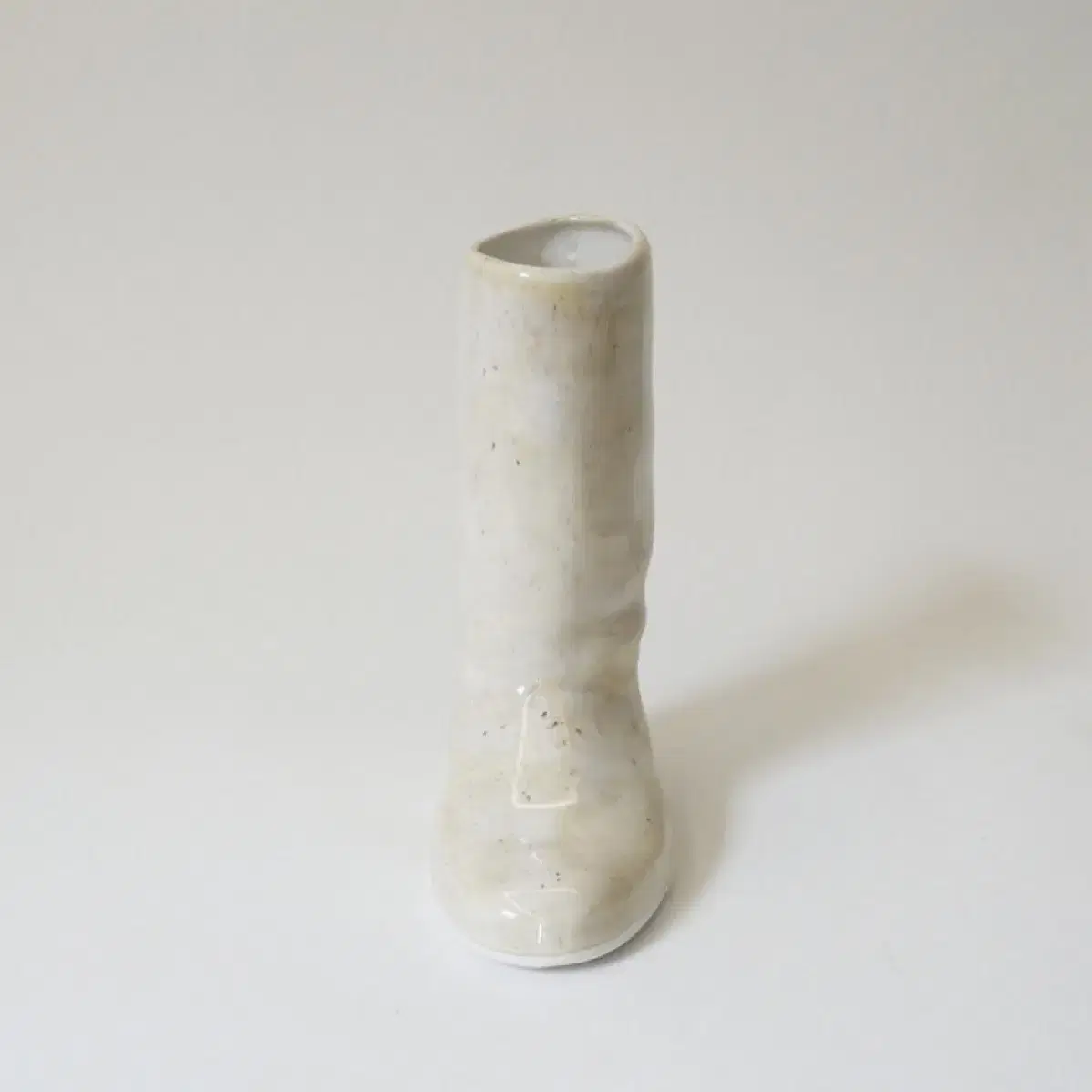 시유하다 화병 boots vase ivory