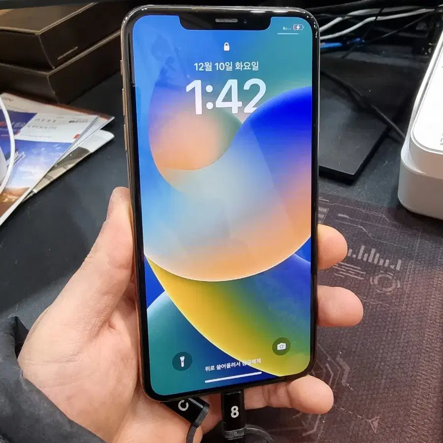 아이폰 xs max 64g 판매합니다 . 기스 깨짐x