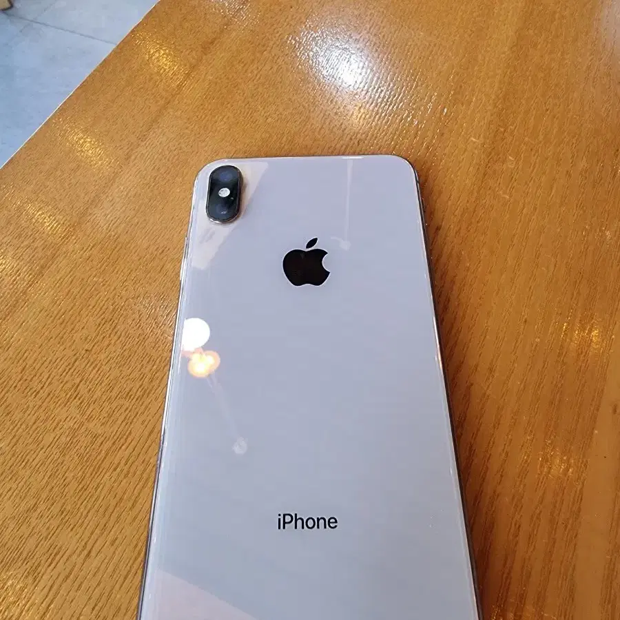 아이폰 xs max 64g 판매합니다 . 기스 깨짐x