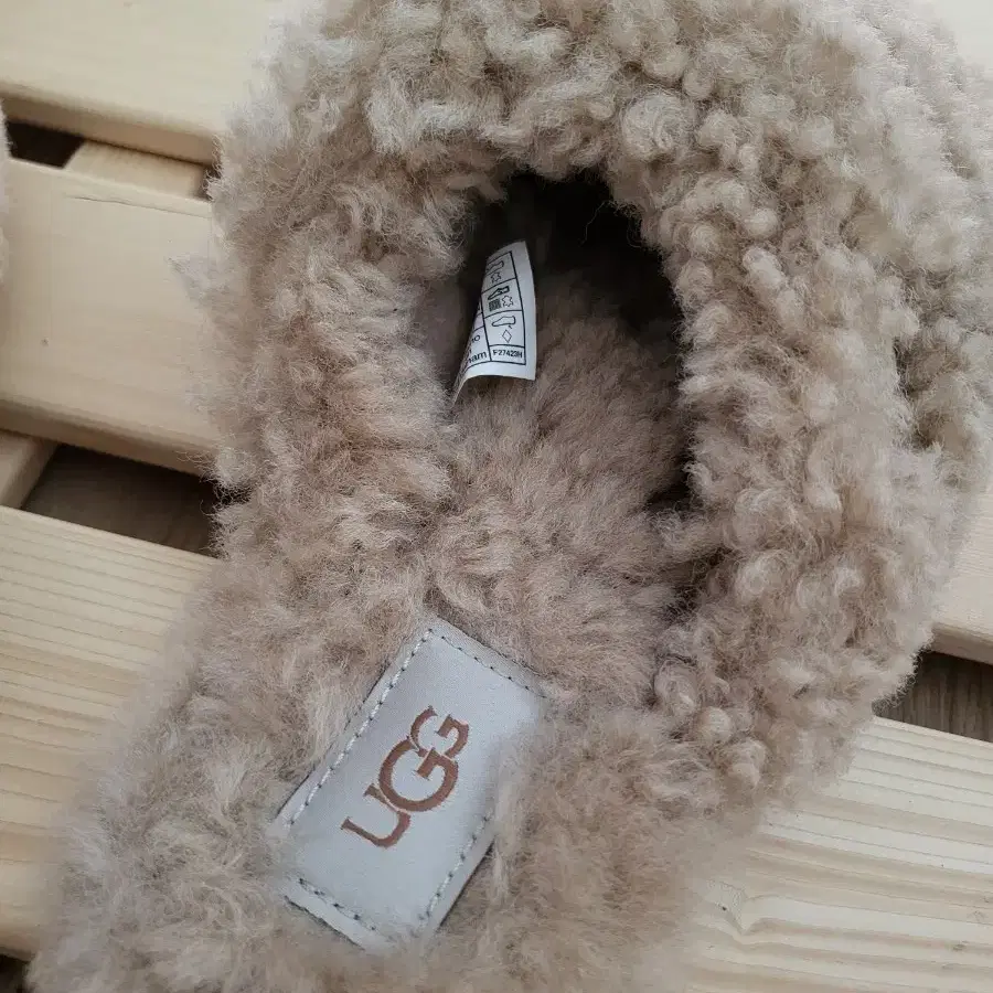 어그 ugg 뽀글이 맥시 컬리 슬리퍼