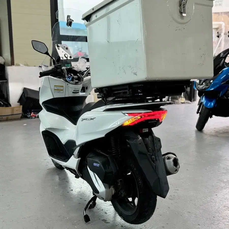 22년식 혼다 PCX125 ABS모델 36@@@KM 판매합니다.