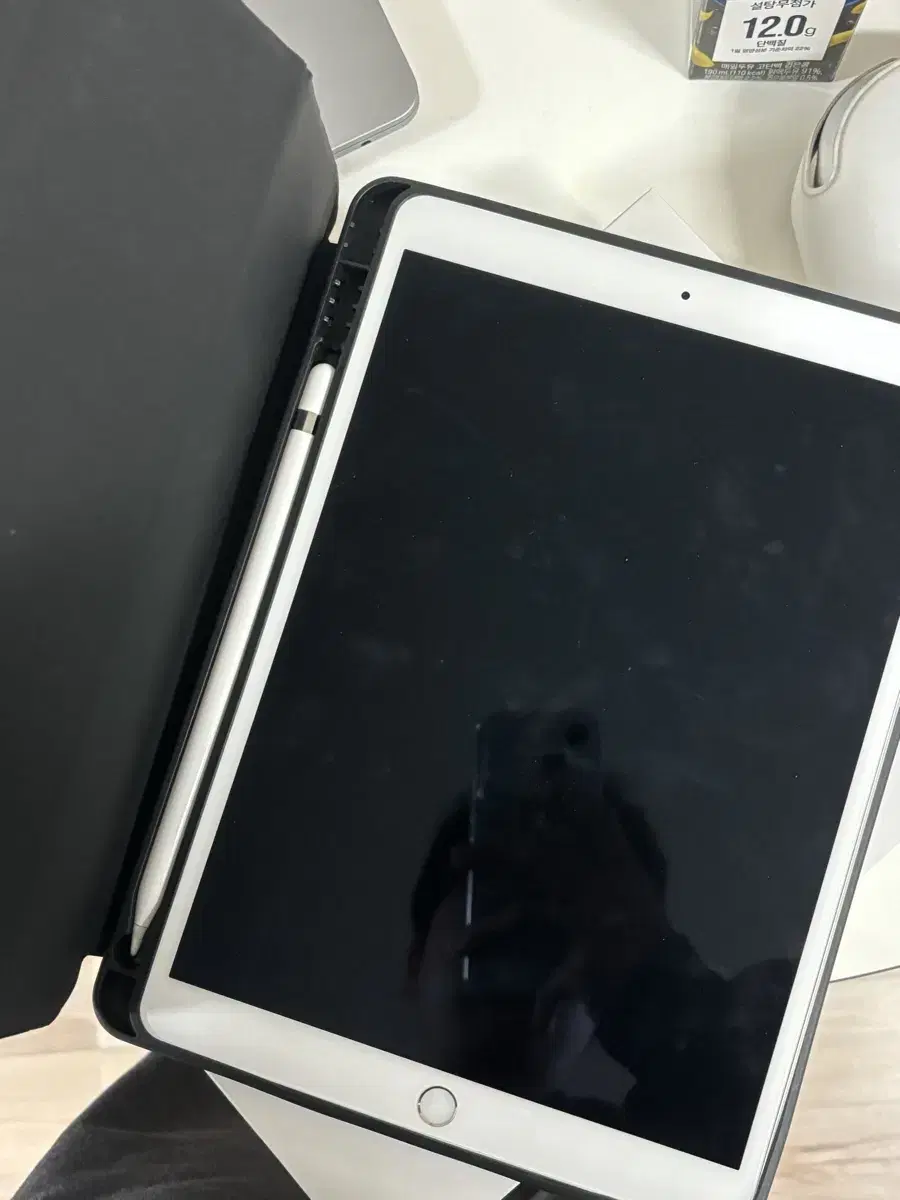 iPad Air 3 (64GB wifi) + Apple Pencil in good condition