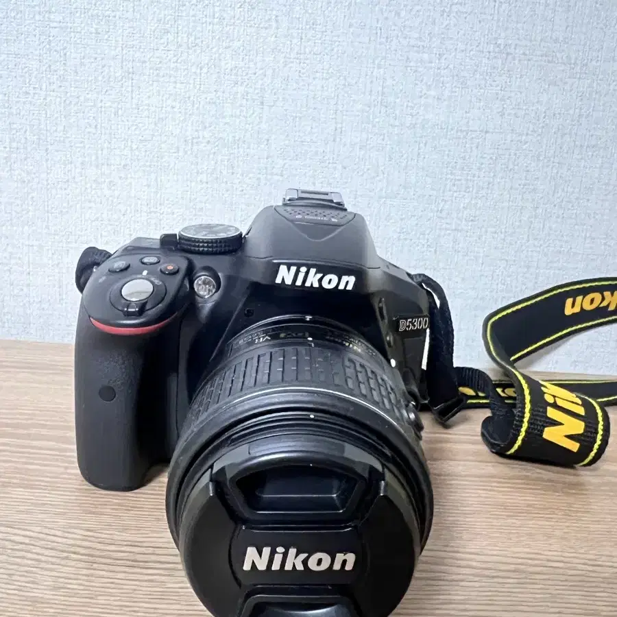 [사용 10번미만] 니콘 D5300 DSLR