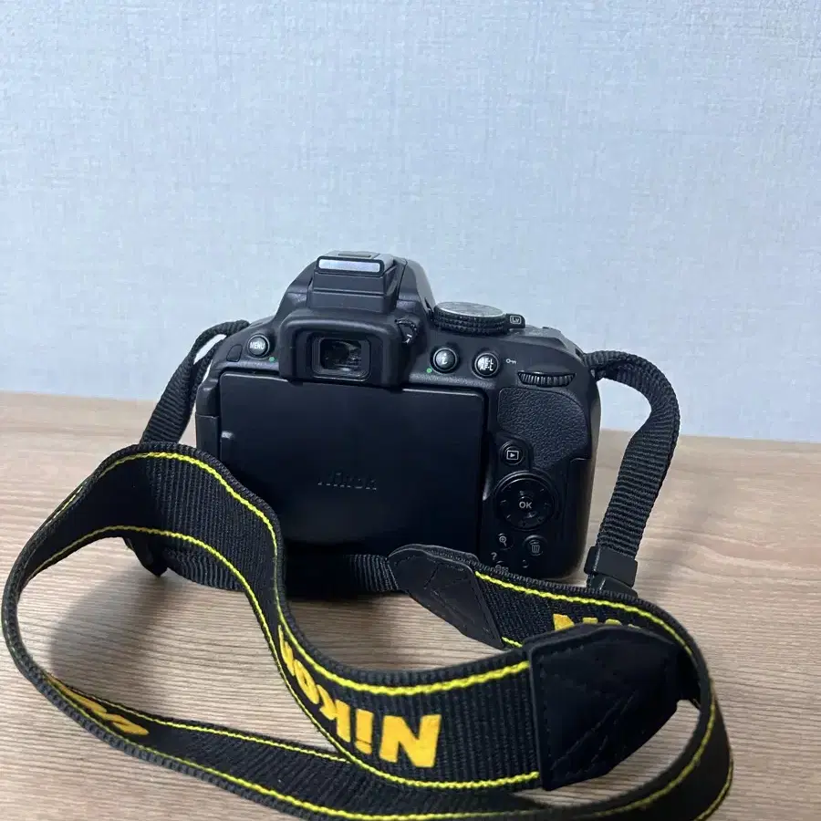 [사용 10번미만] 니콘 D5300 DSLR