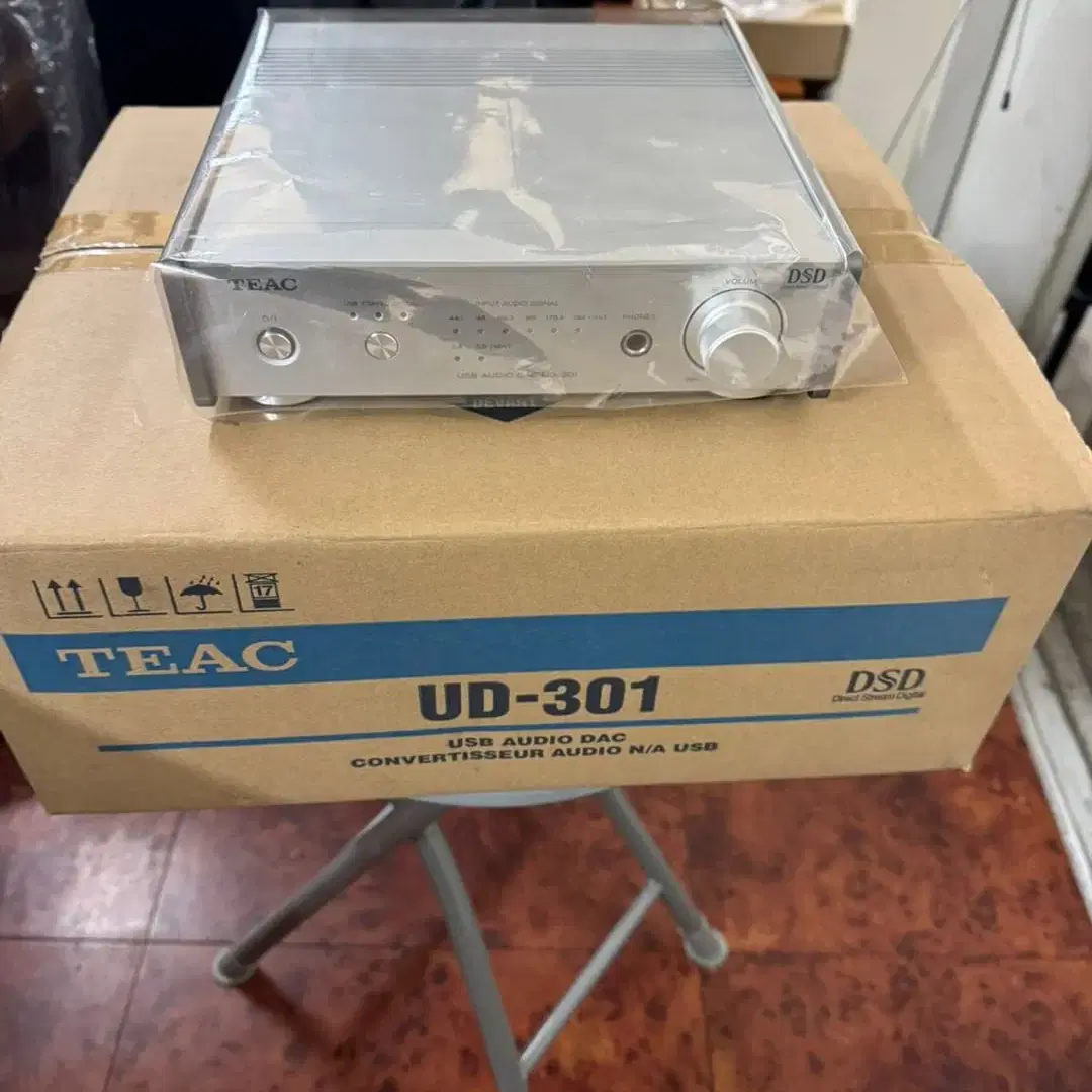 티악 (TEAC) UD-301 DAC (실버색상)