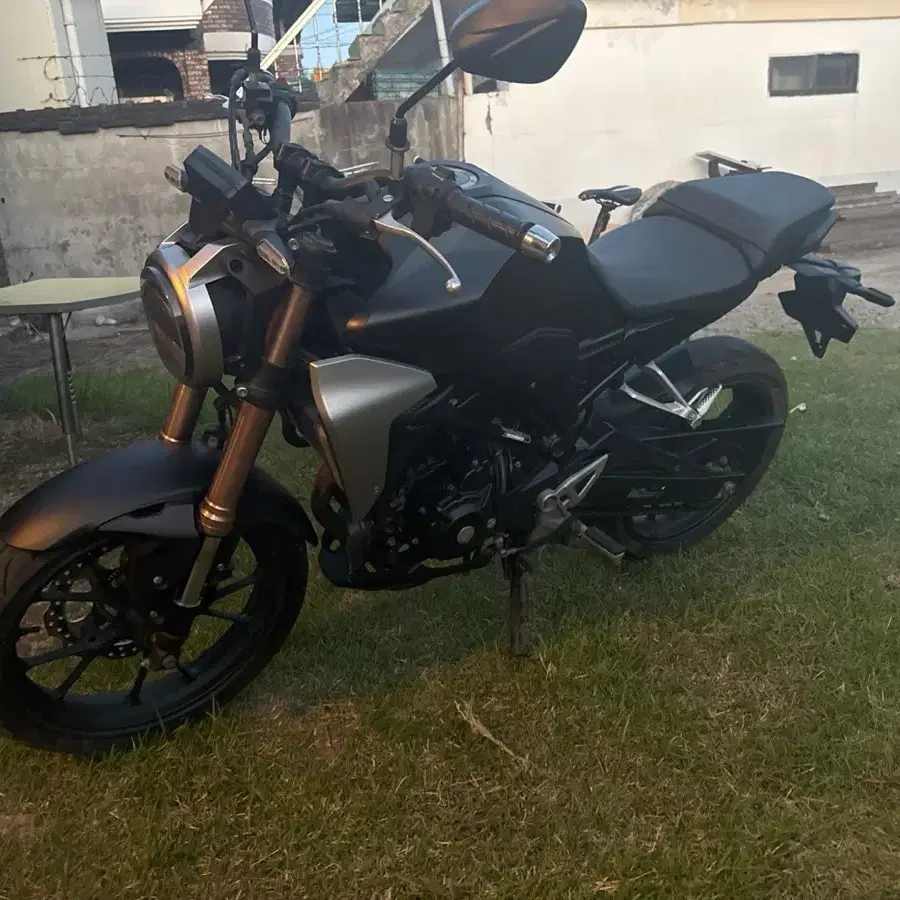 CB300R