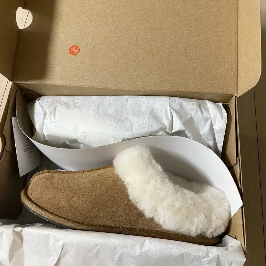 (새제품) 미국ugg 어그 us7 (240size)