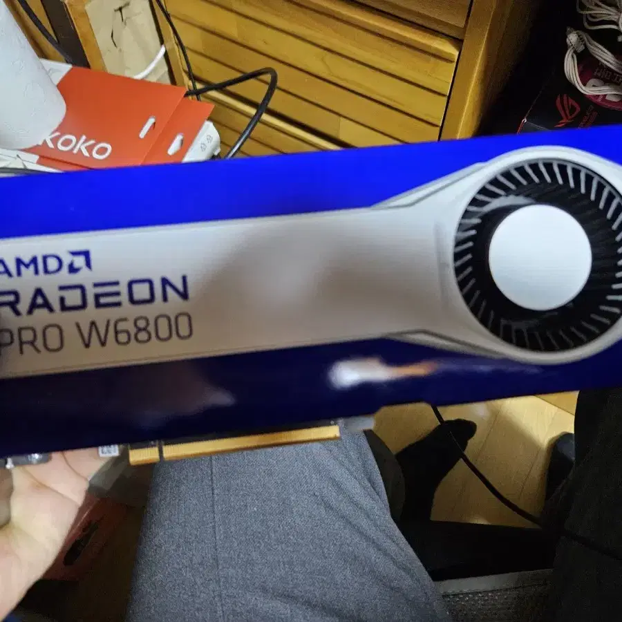 Radeon Pro (라데온 프로) W6800