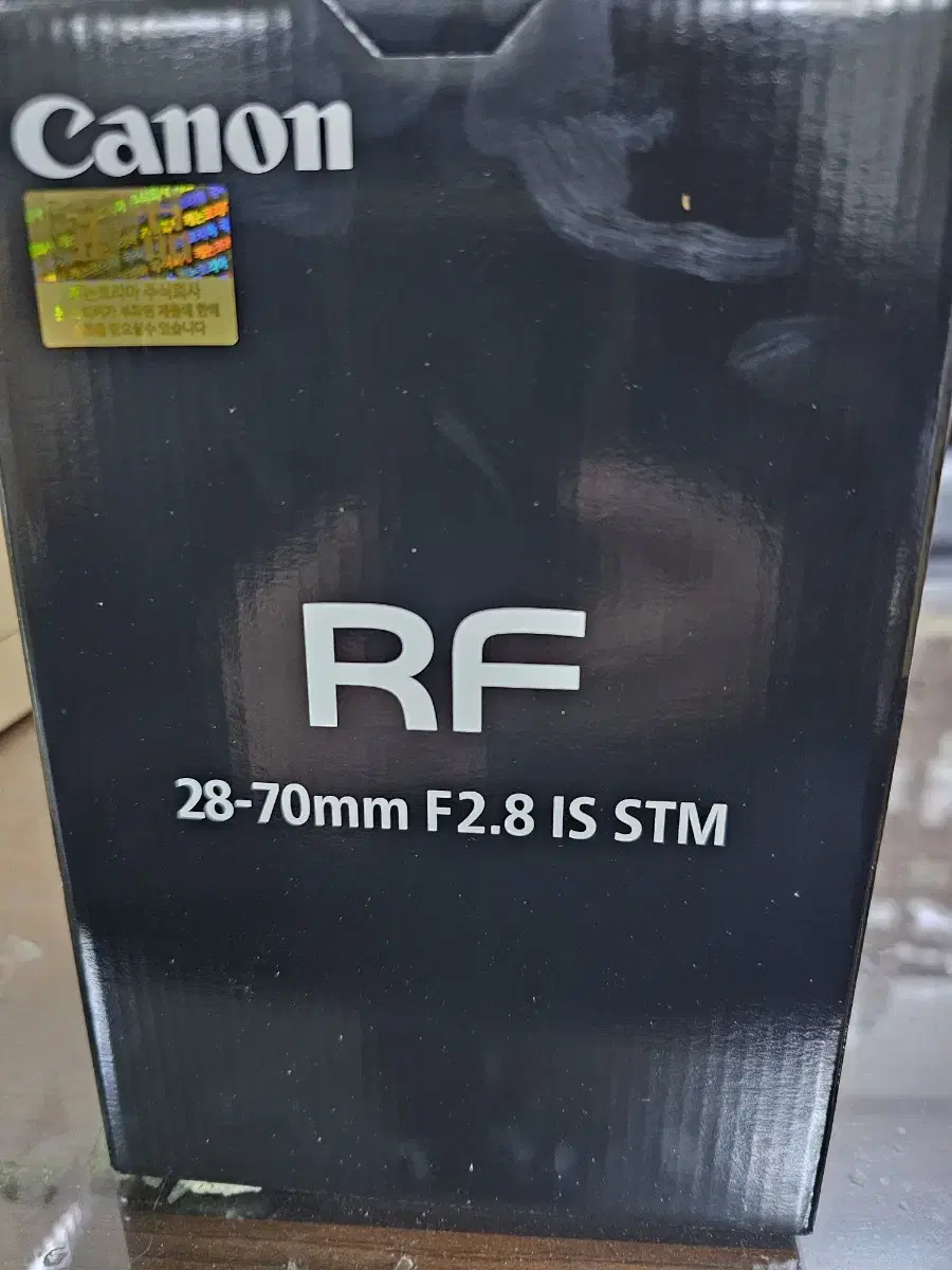 CanonRF28-70 F2.8STMGenuineUnsealed