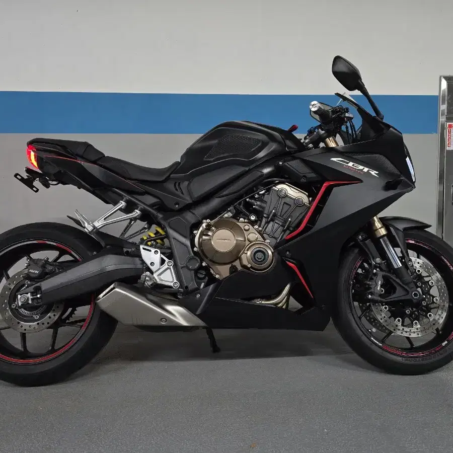 19년식 혼다 CBR650R abs 블랙 a급상태 옵션차량 팝니다~