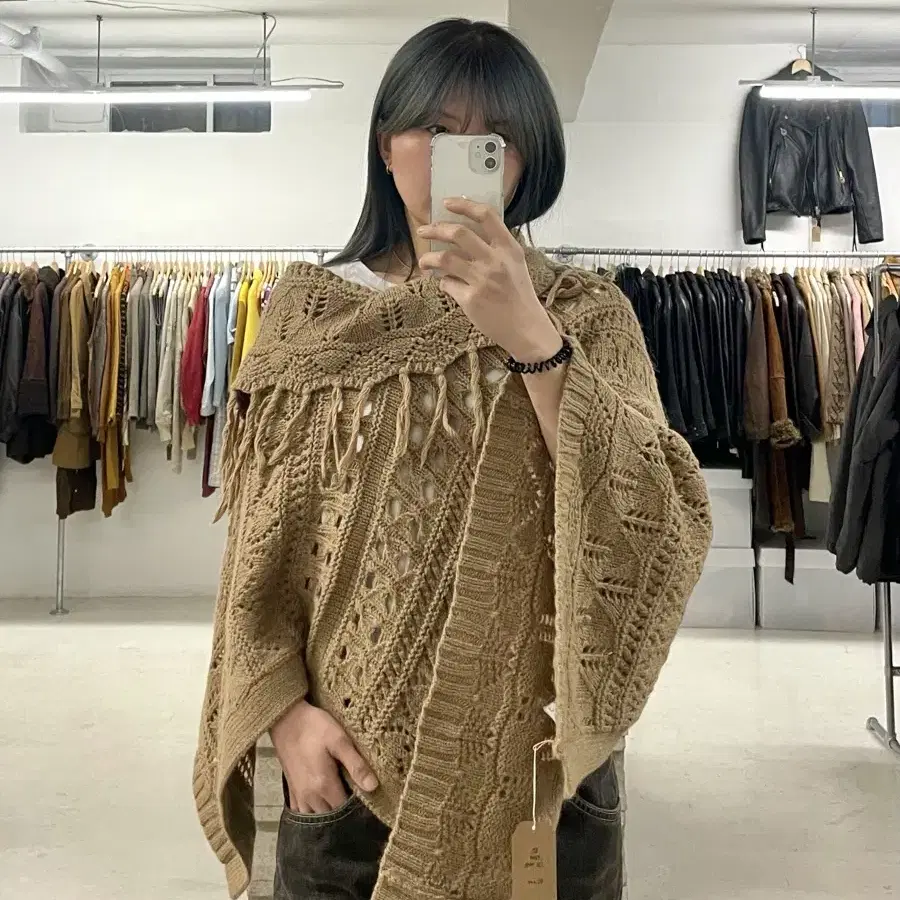 BEAMS fringe knit cape