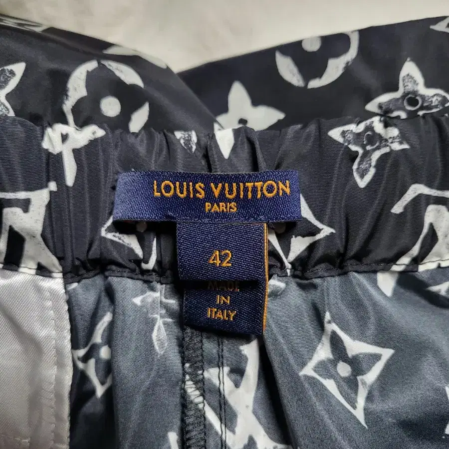 Louis Vuitton Paris 바지