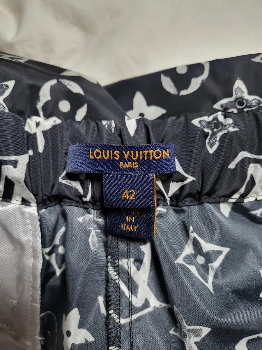 Louis Vuitton Paris 바지