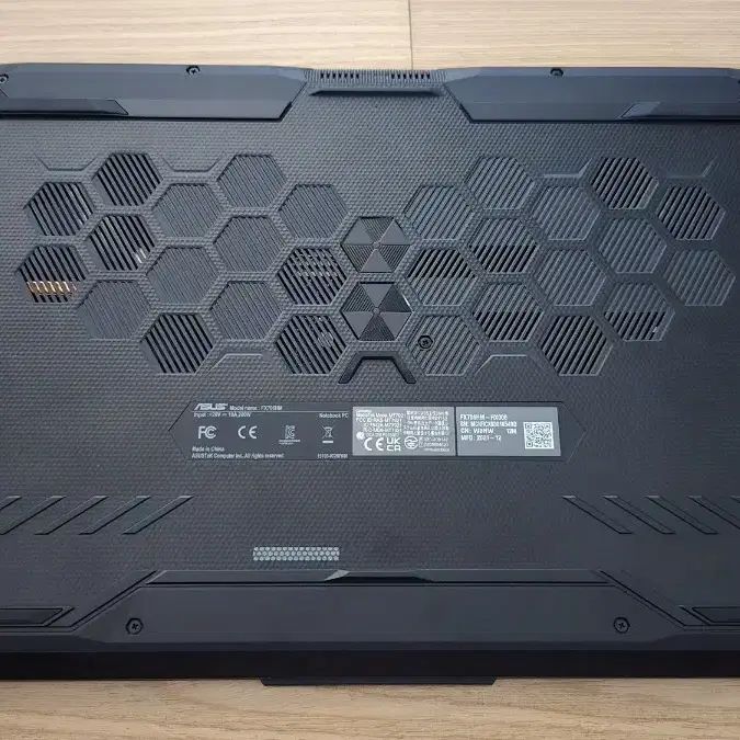 ASUS TUF FX706HM 17.3 인치 노트북 팝니다.