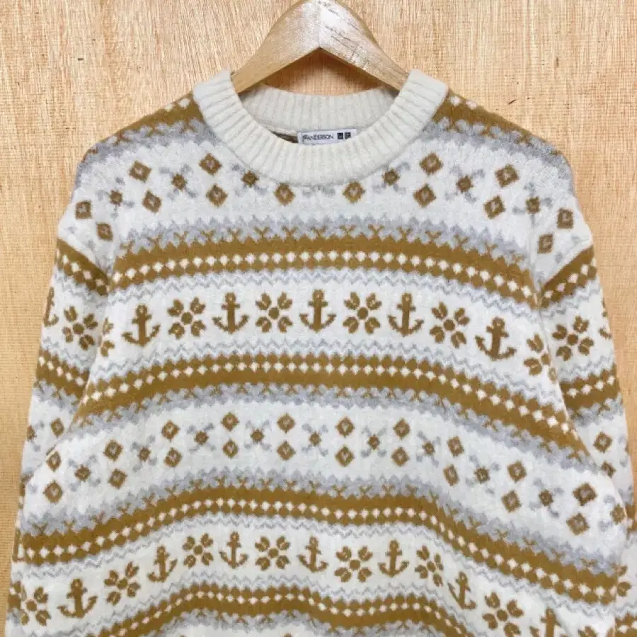 JW ANDERSON x UNIQLO anchor pattern knit