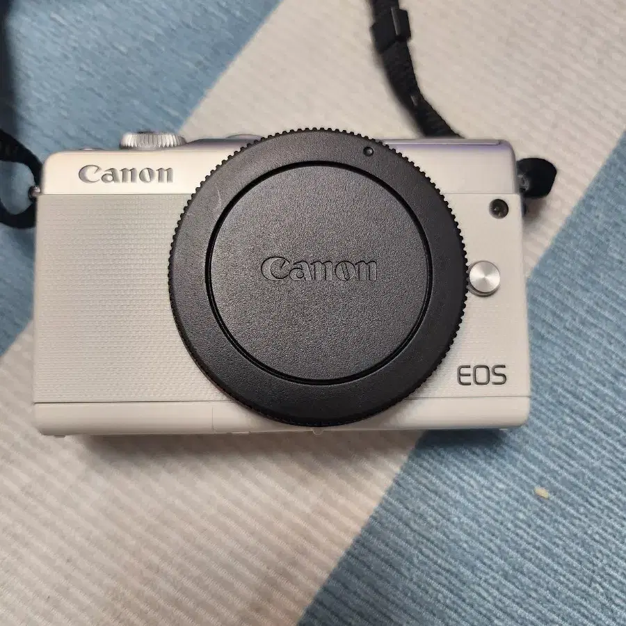 캐논정품 eos m100 화이트 15-45is 번들렌즈킷 + 22mm렌즈