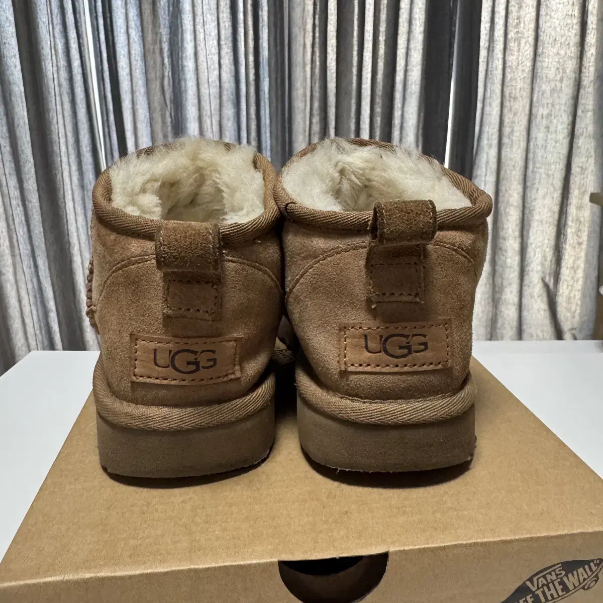 미국 Ugg 어그 220