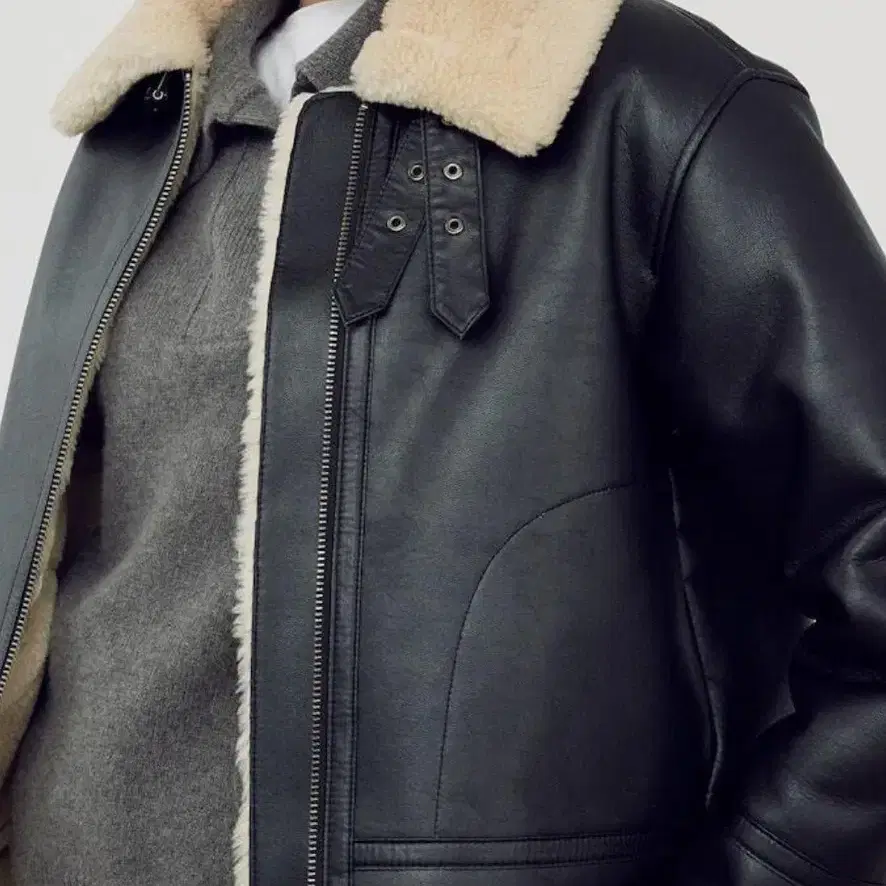 구호플러스 Signature Shearling Faux Leather 무