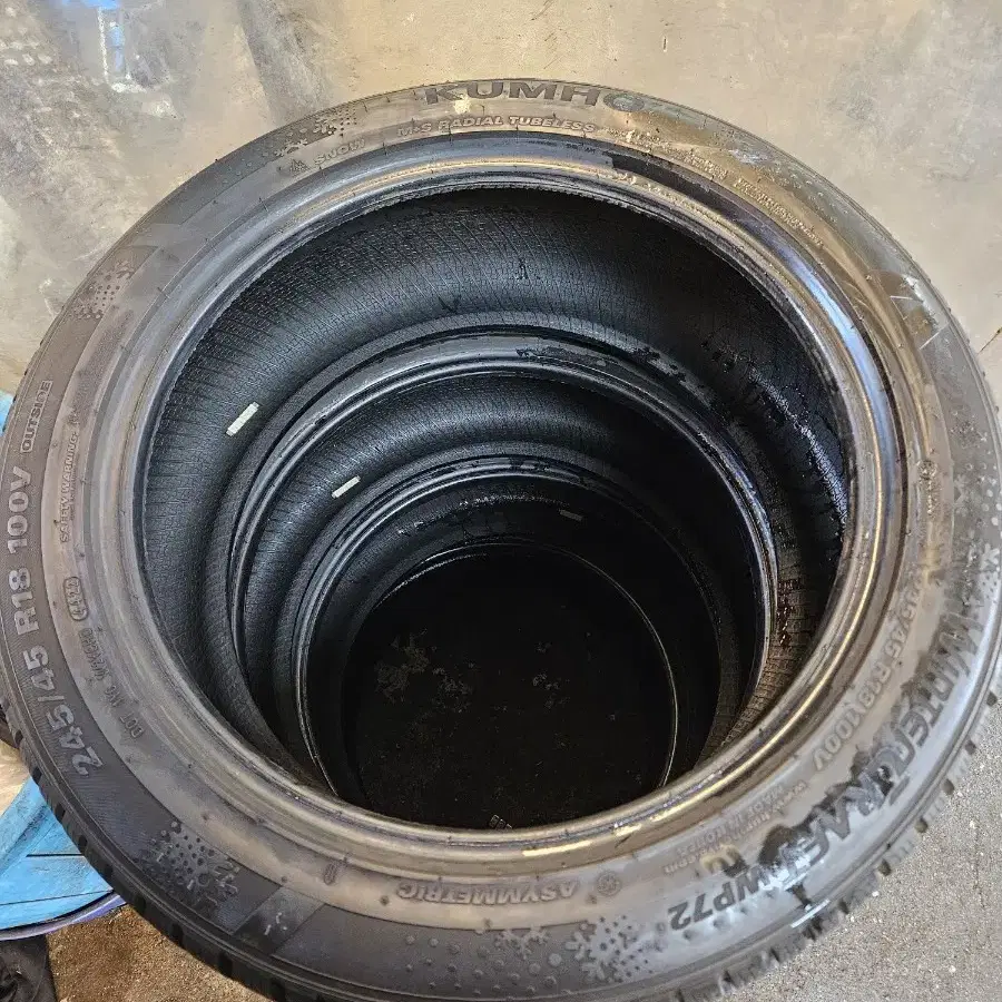 금호 윈터 크래프트WP72 245/45 R18 100V 4개 일괄판매