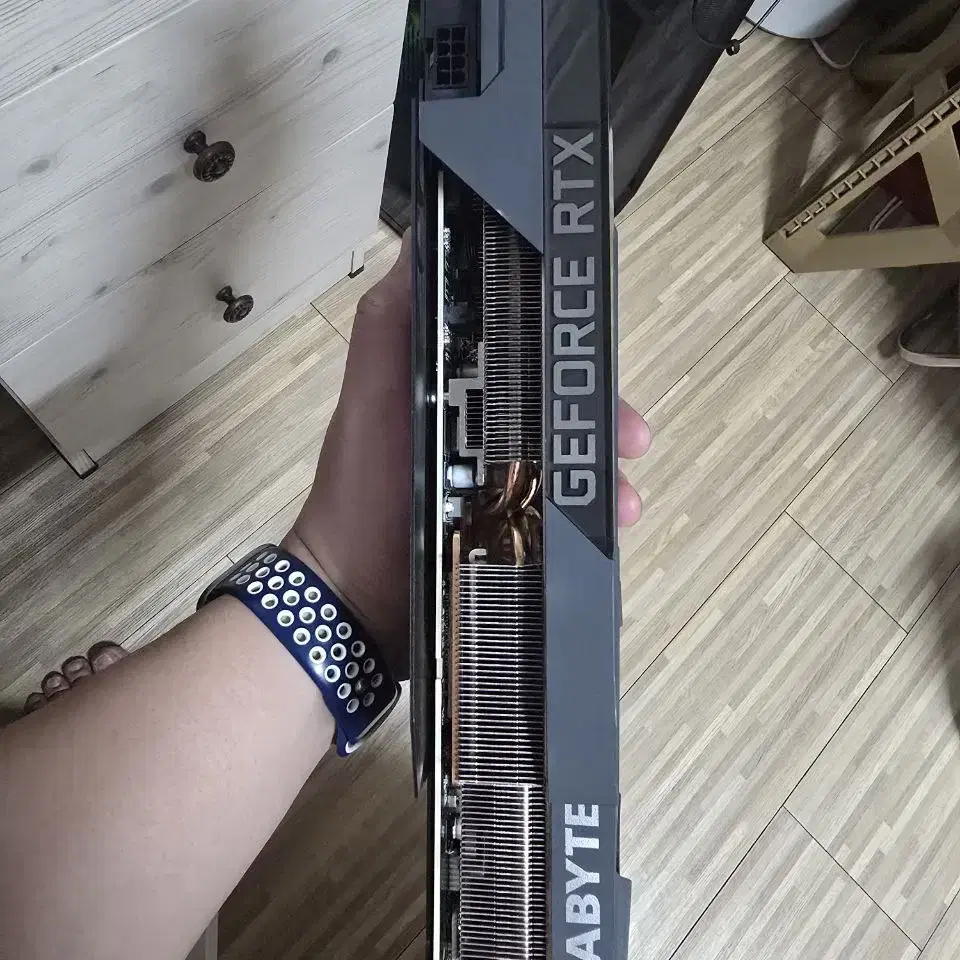 기가바이트 rtx 3080 eagle oc 10G 팝니다.