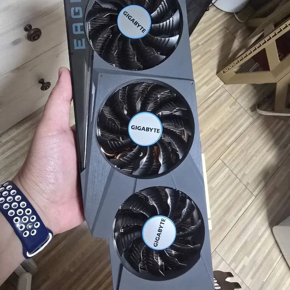 기가바이트 rtx 3080 eagle oc 10G 팝니다.