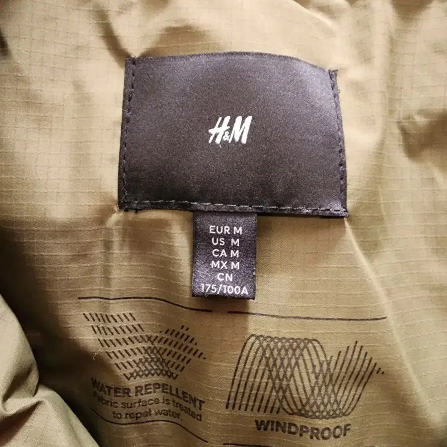 H&m 카키 숏패딩 M사이즈