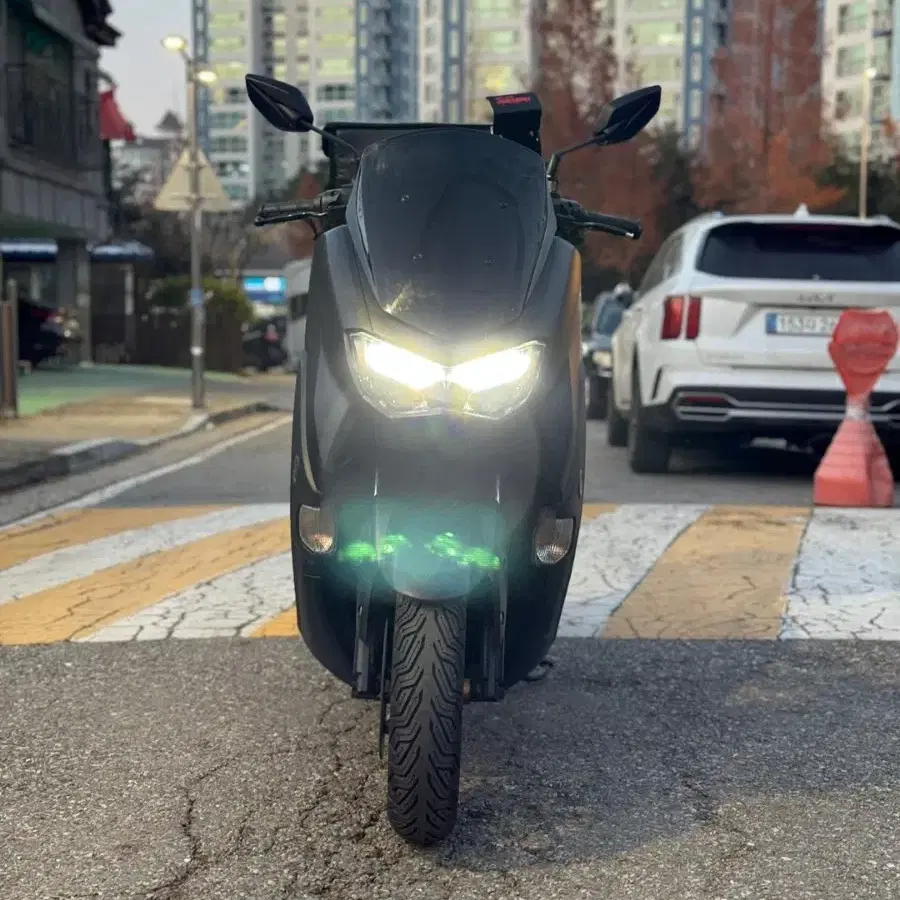 야마하 nmax125 22년식 컨디션 좋은차량 판매합니다.