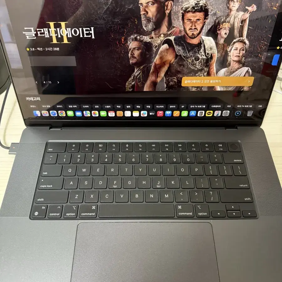 [영문]맥북프로16 M3pro 18G/512G 스페이스블랙 팝니다