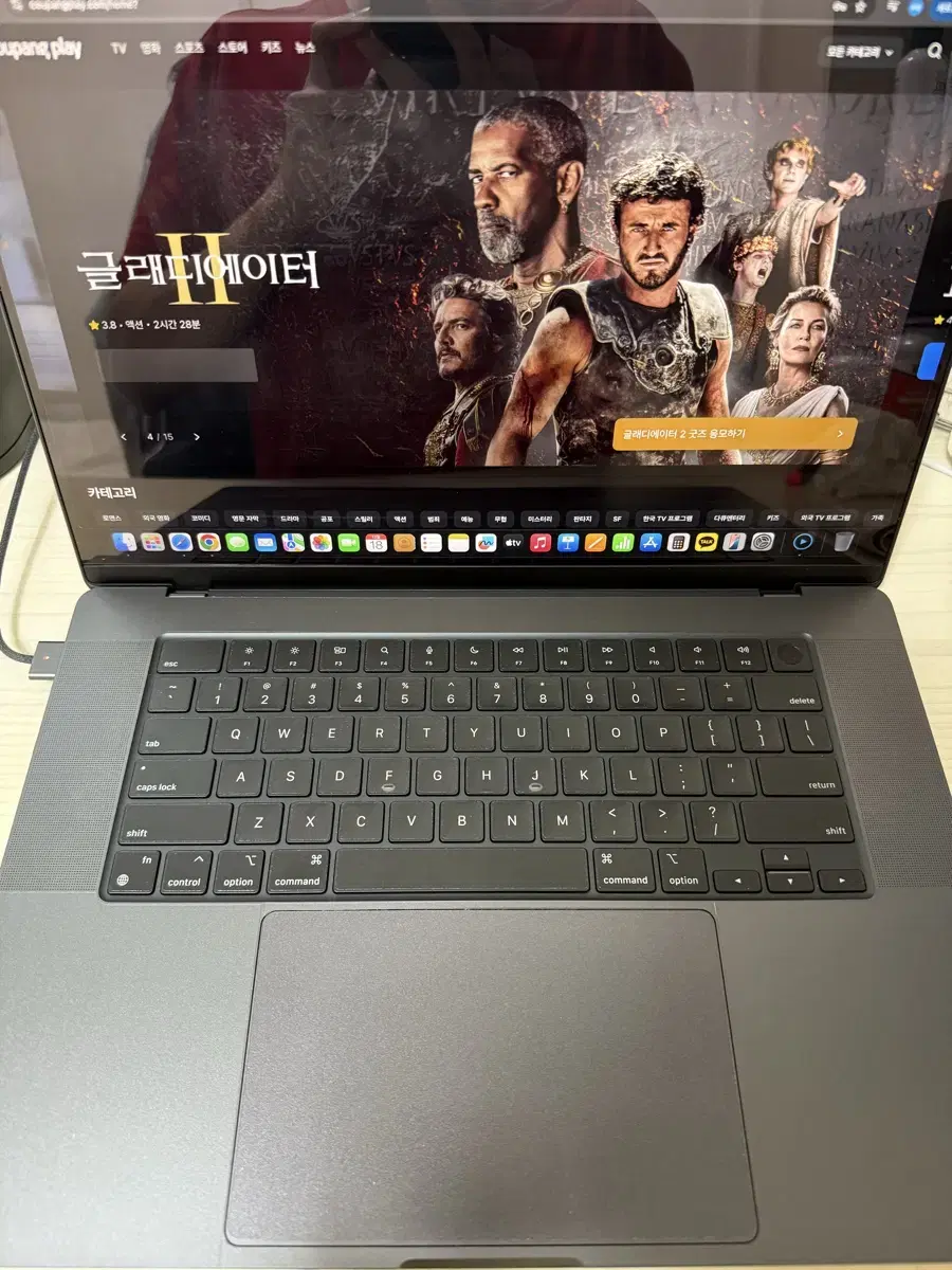 [영문]맥북프로16 M3pro 18G/512G 스페이스블랙 팝니다