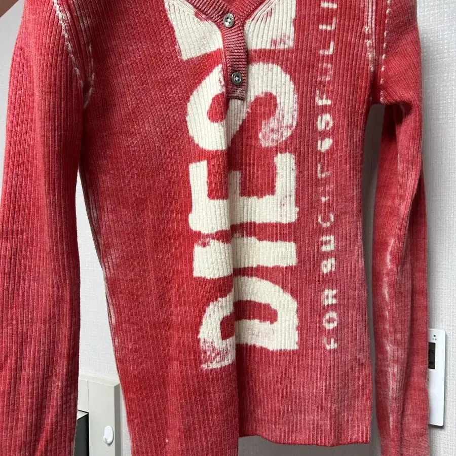 Diesel logo knit (s)디젤 로고 스웨터