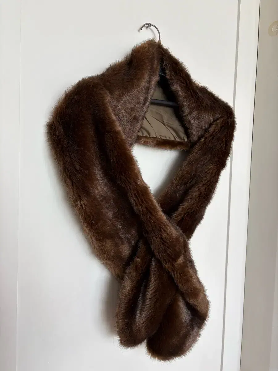 Archive New) Echofer Shawl Faux Mink Very soft and warm.