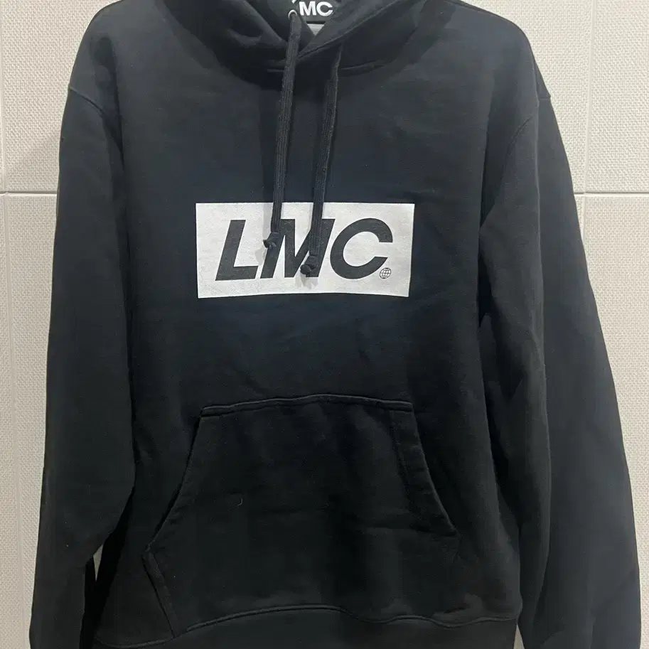 LMC 후드티