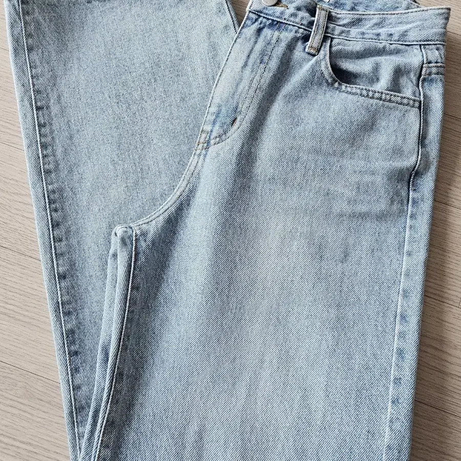 썸웨어버터 straight denim pants 라이트블루 일자데님팬츠