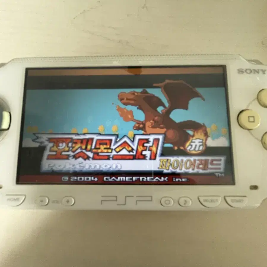 psp 1000 풀셋 (umd5장, 충전기, 파우치및 케이스)