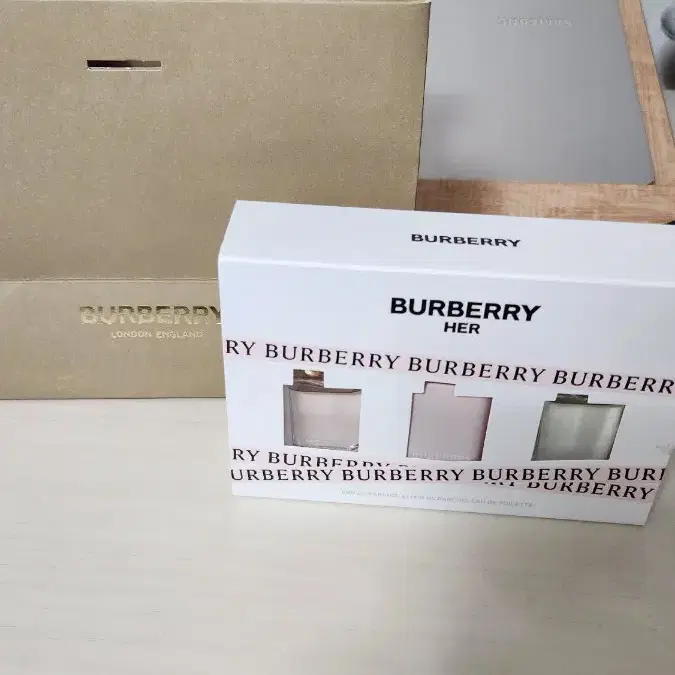 버버리 허 미니어쳐 3종 세트 Burberry Her