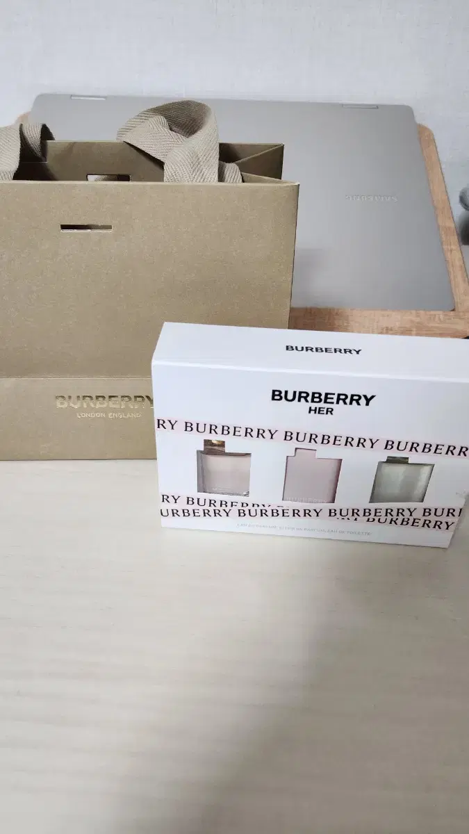 버버리 허 미니어쳐 3종 세트 Burberry Her