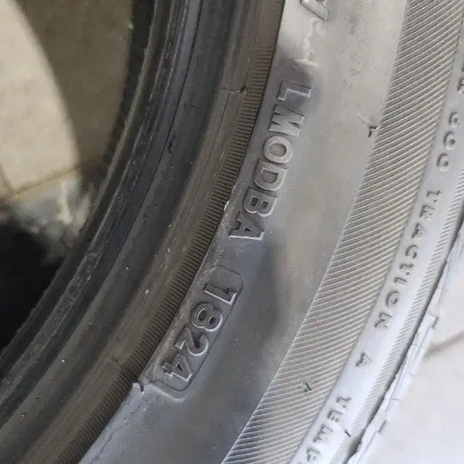 215/55R17 브리지스톤 중고 타이어 임판급 판매