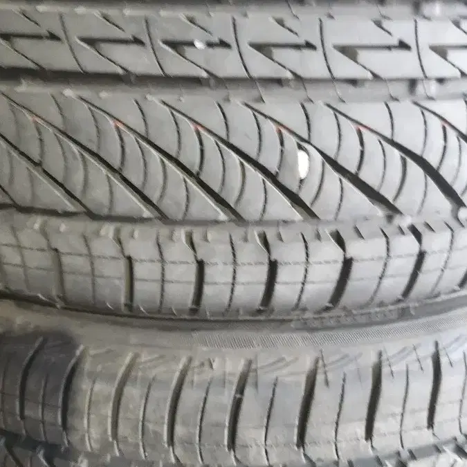 215/55R17 브리지스톤 중고 타이어 임판급 판매