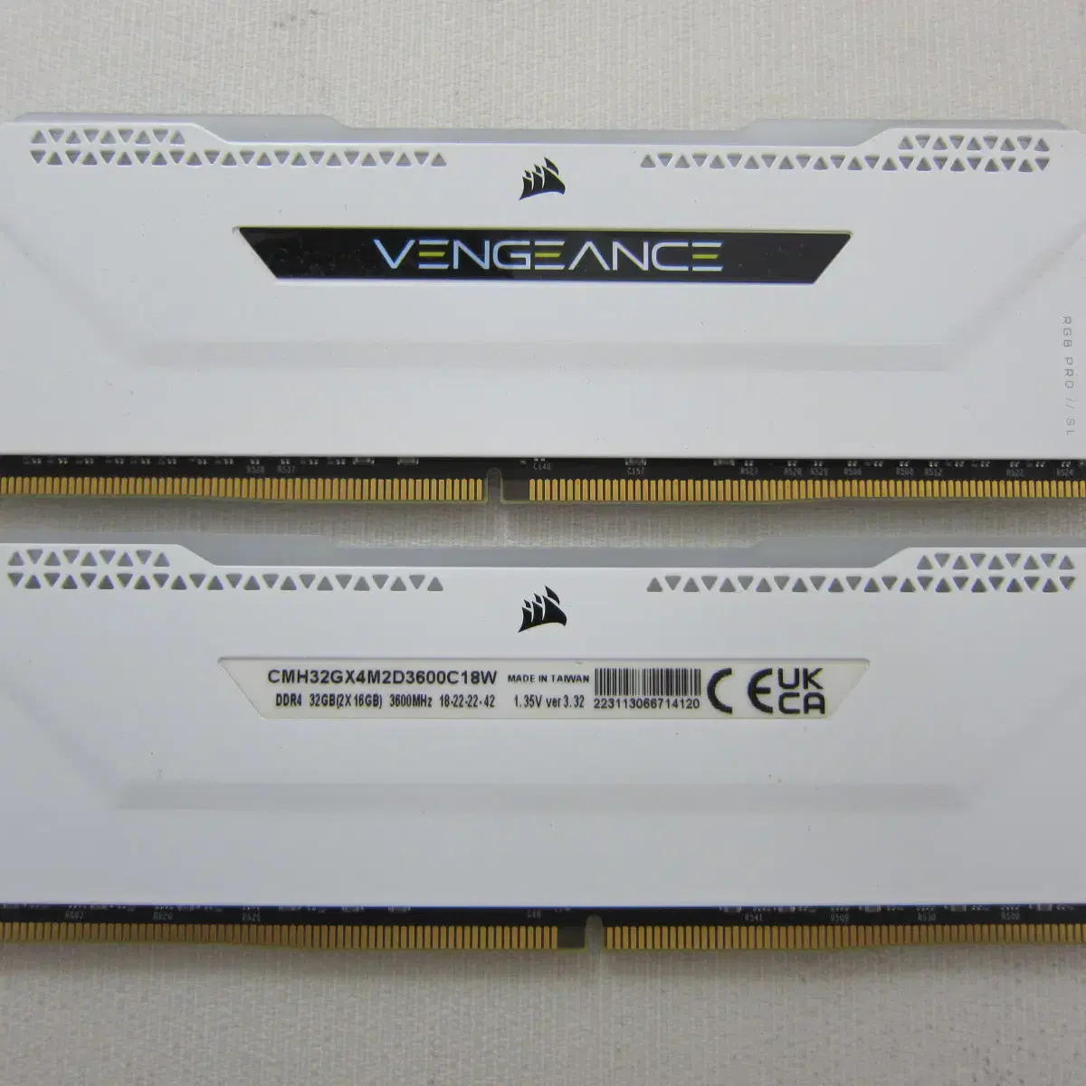 커세어 DDR4-3600 VENGEANCE PRO 32G(16Gx2)