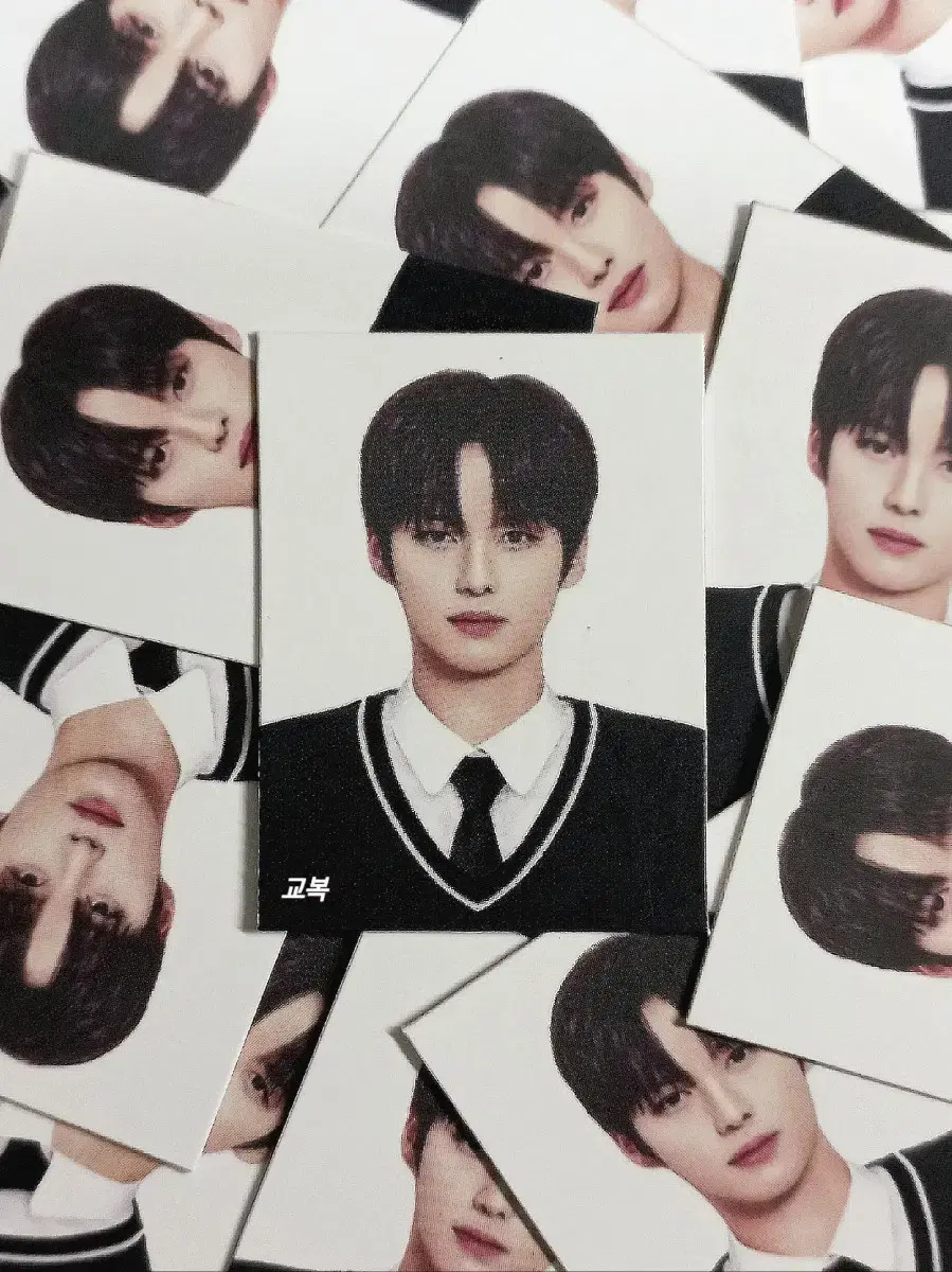 200won / straykids lee know 교복증사 unofficial goods skz photocard 증명사진 리빗