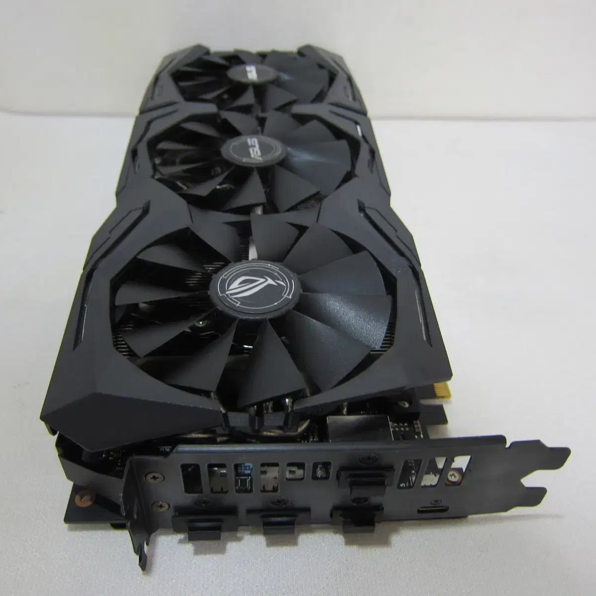 ASUS ROG STRIX RTX2070 O8G GAMING D6 8GB