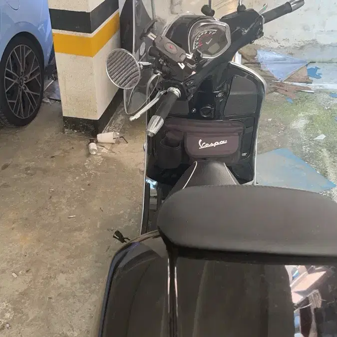 베스파 GTS 125 23년형 유광 블랙 풀옵션 3000km+@