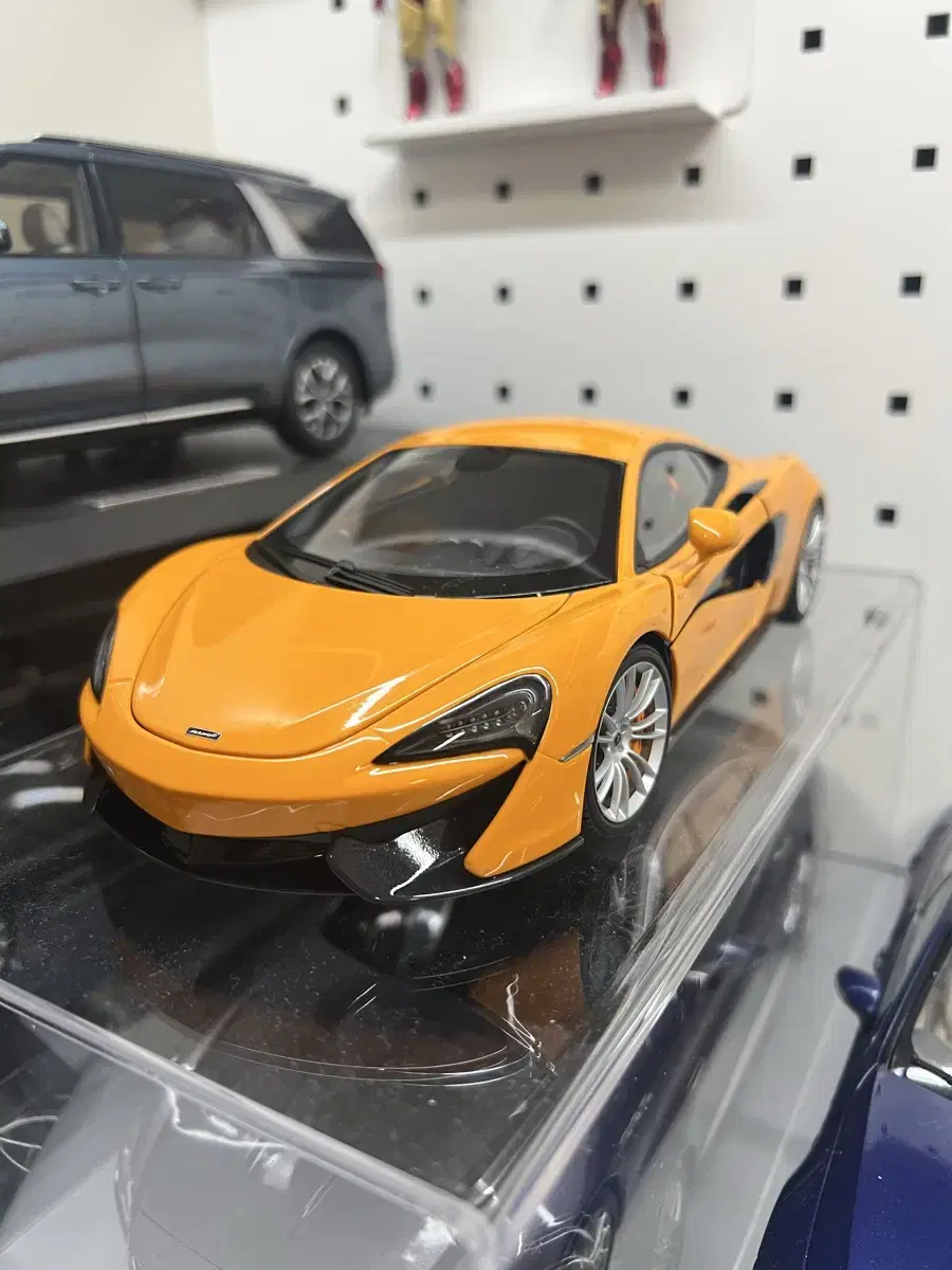 1:18 오토아트 멕라렌 570s 다이캐스트