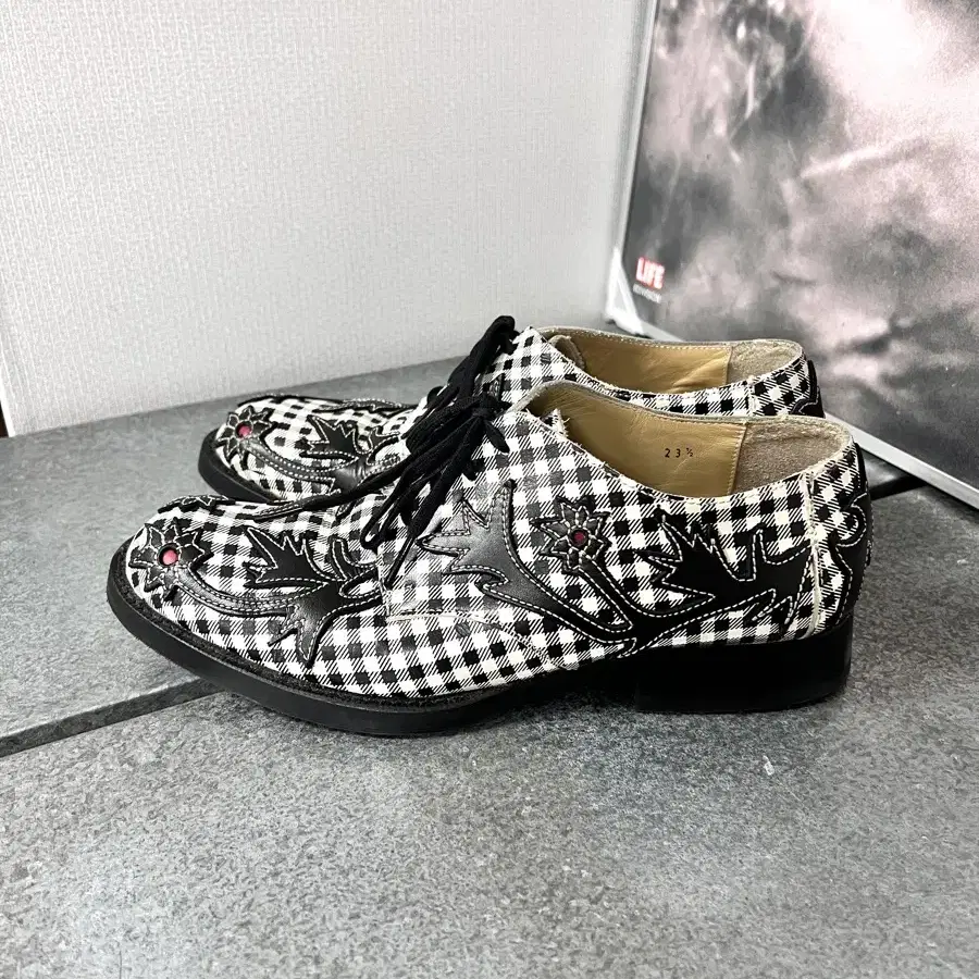 CHECK PATTERN SHOES 꼼데가르송 신발