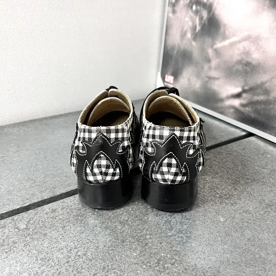 CHECK PATTERN SHOES 꼼데가르송 신발